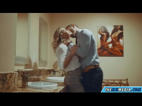 ❤️ Quando una bionda formosa ti seduce in un bagno pubblico ❤ Porno belloal it.chancel.top